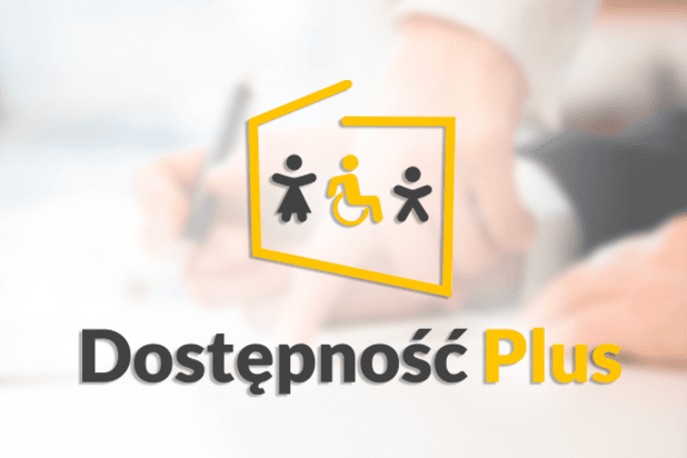 Na zdjęciu znajduje się logo programu Dostępność Plus